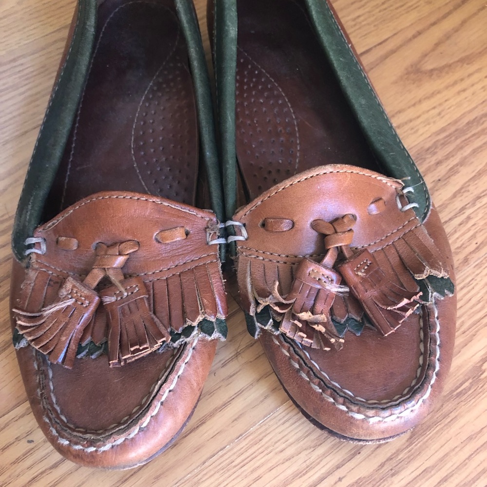 Vintage all leather Dexter loafers.